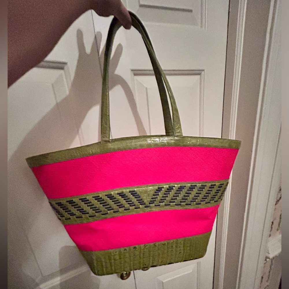 Nancy Gonzalez Pre-owned shoulder bag in green and blue crocodile w/pink linen.